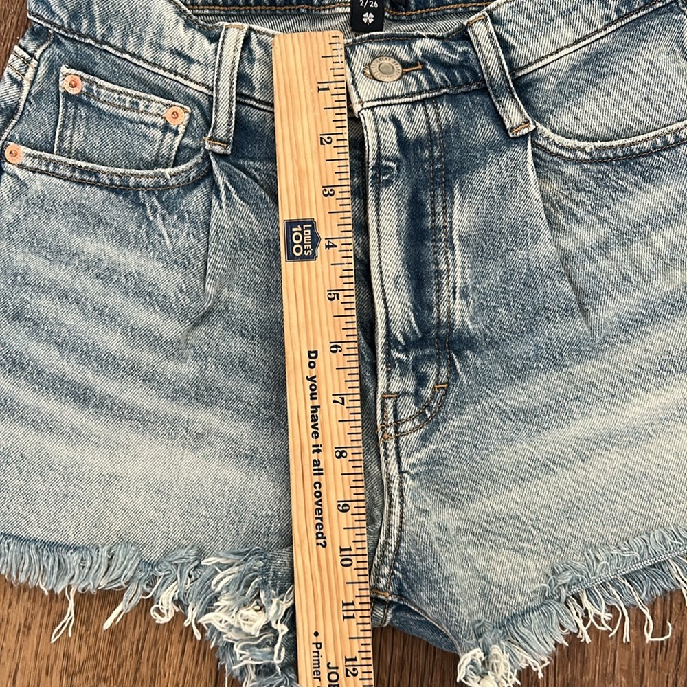 Lucky Brand Mom high Rise Women's short Denim Shorts - Blue‎ size 2/26 - Picture 6 of 9